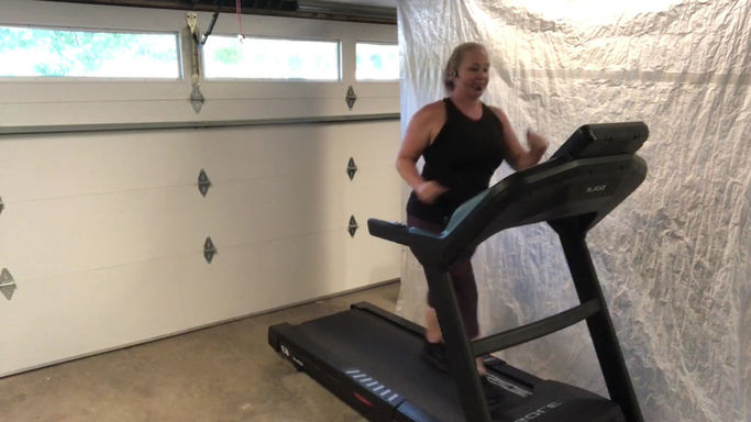 Treadmill (40 min) with Holly